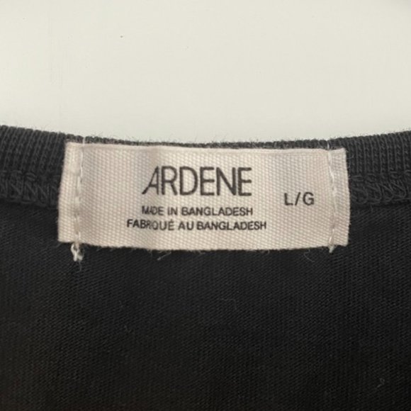 Basic Black Graphic Tee - Picture 3 of 6